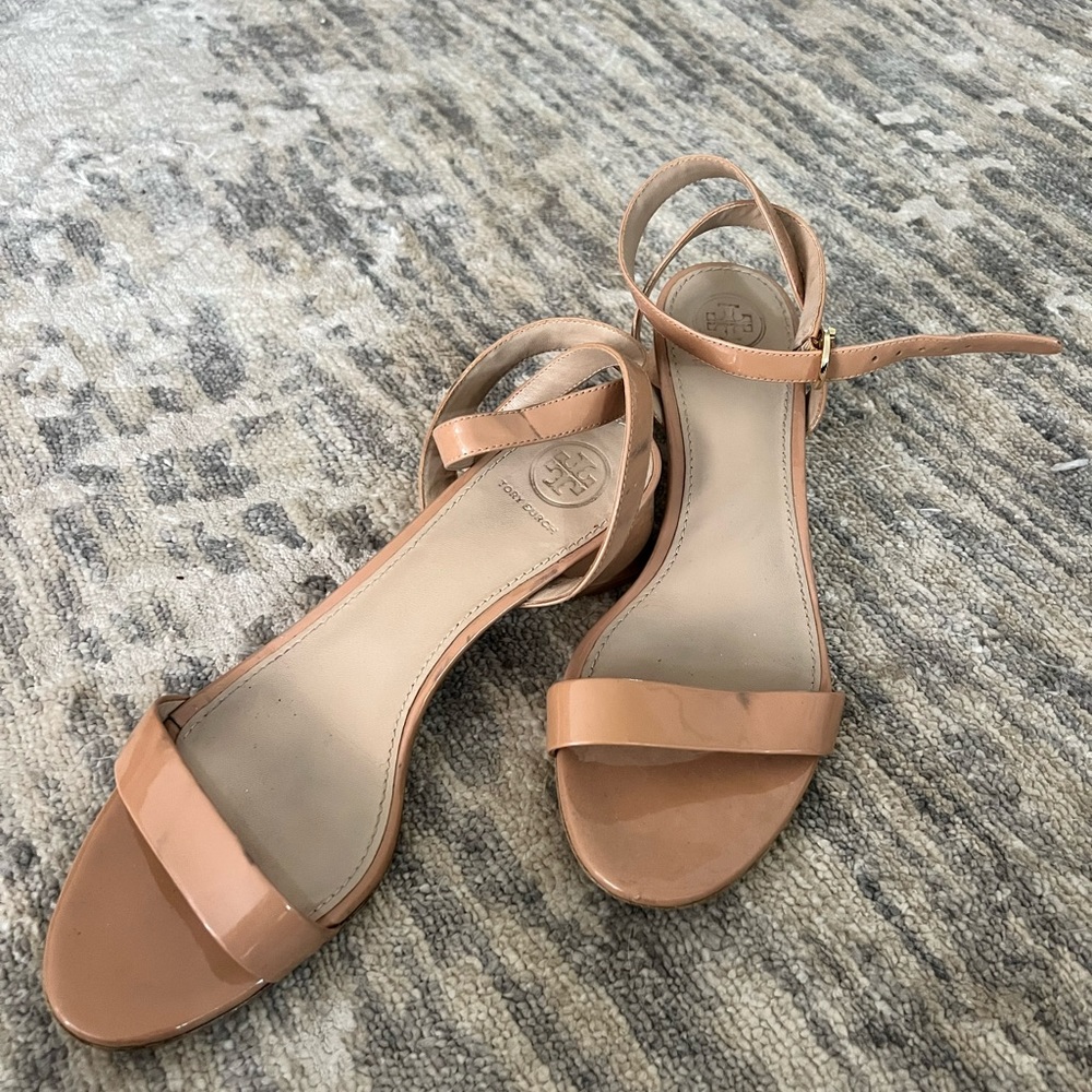 Beautiful Tory Burch 7.5 🍾